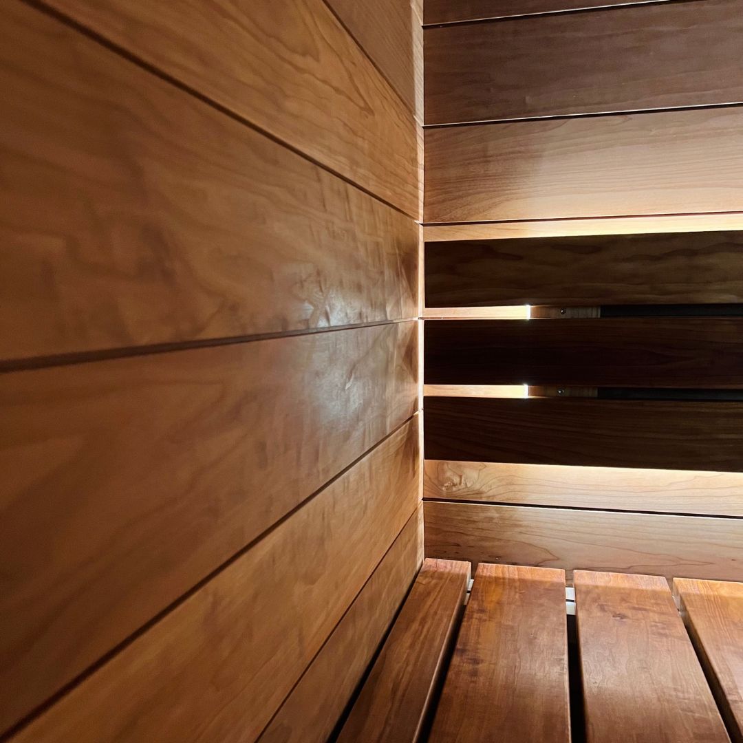 Moderni päivitys 1980-luvun kylpyhuoneeseen ja saunaan