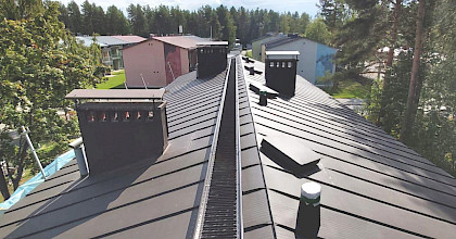 Kattoremontit ja  kattojen kausihuollot
